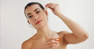 Can sensitive skin types safely use vitamin C serums in 2025