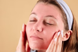 image via: Psoriasis Treatment for Face Over the Counter: At-Home Tips That Work