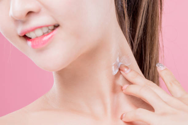 Strivectin Neck Cream Review: Benefits, Results & Is It Worth the Price?